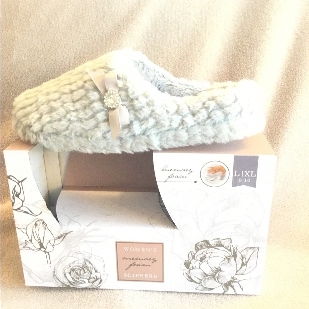 Blue Star Clothing Company Women’s Memory Foam Slippers NWT